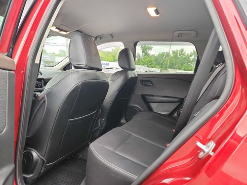 Used 2023 Nissan Rogue S AWD/4WD image 10