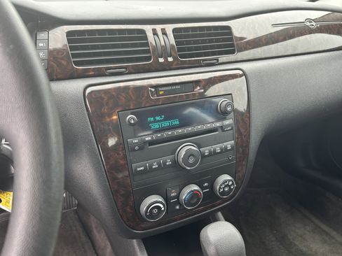 Used 2015 Chevrolet Impala Limited LS image 17