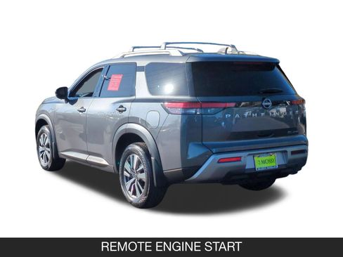 Used 2025 Nissan Pathfinder SL AWD/4WD image 7