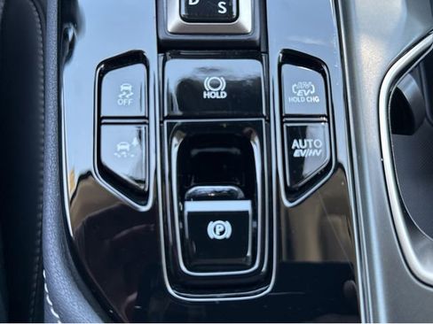 Certified 2026 Lexus NX 450h+ AWD w/ Accessory Package (Z2) image 32