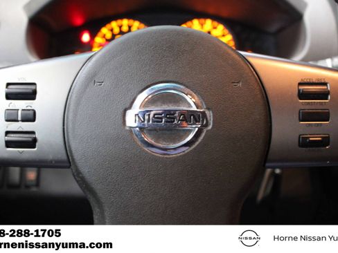 Used 2011 Nissan Frontier SV w/ SV Premium Utility Pkg AWD/4WD image 9