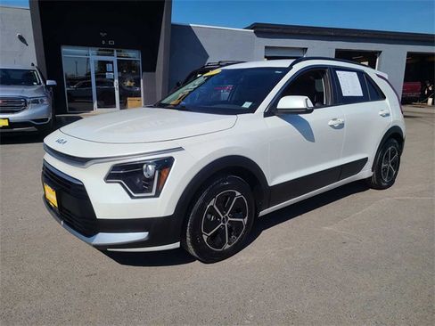 Used 2023 Kia Niro EX image 2