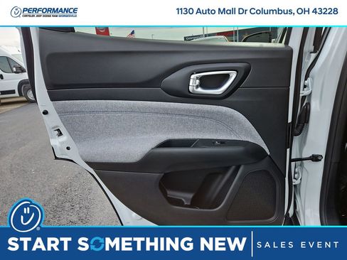 New 2026 Jeep Compass Latitude image 13