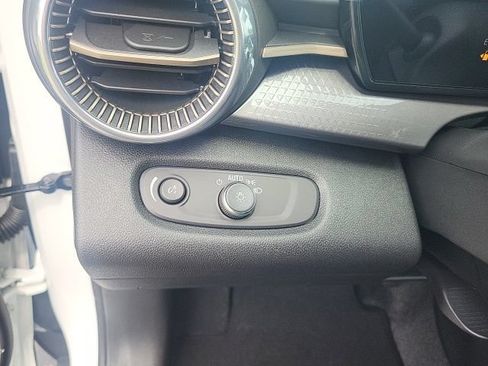New 2026 Chevrolet Trax ACTIV w/ Sunroof Package FWD image 39