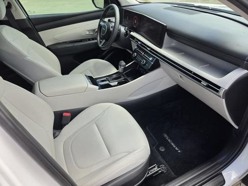 Used 2025 Hyundai Tucson SE FWD image 21