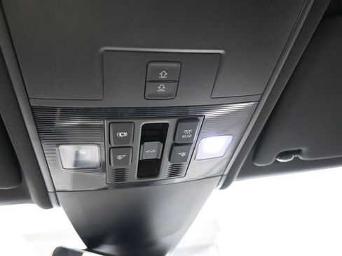 Used 2022 Volkswagen Atlas Cross Sport SEL R-Line image 29