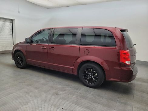 Used 2019 Dodge Grand Caravan SXT w/ Blacktop Package FWD image 3