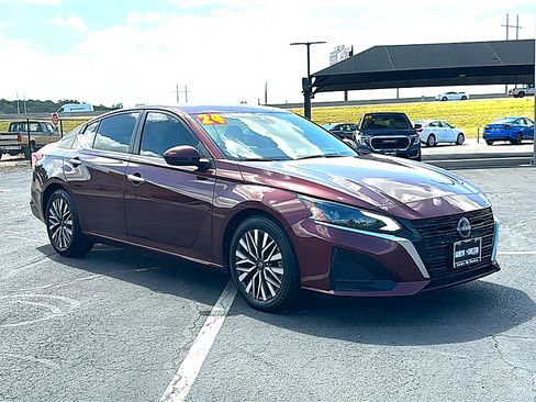 Used 2024 Nissan Altima 2.5 SV w/ SV Premium Package FWD image 10