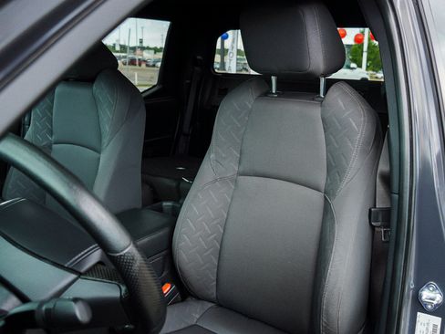 Certified 2025 Toyota Tacoma SR5 AWD/4WD image 16
