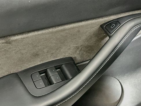 Used 2022 Tesla Model Y Performance AWD/4WD image 15