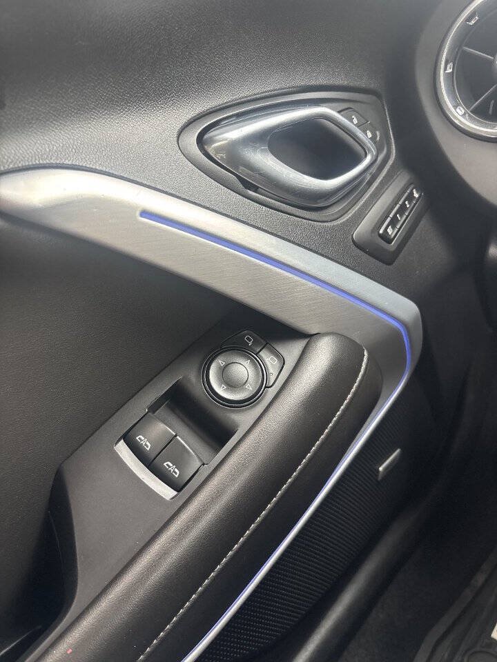 Used 2017 Chevrolet Camaro SS RWD image 13