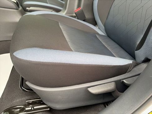 New 2025 Nissan Versa SV image 10