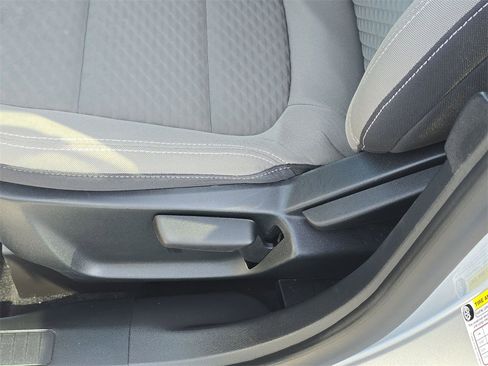 Used 2022 Ford Escape SE image 12