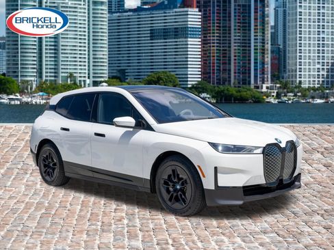 Used 2023 BMW iX xDrive50 w/ Premium Package AWD/4WD image 3