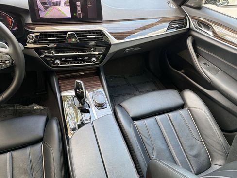 Used 2023 BMW 540i w/ Premium Package RWD image 30
