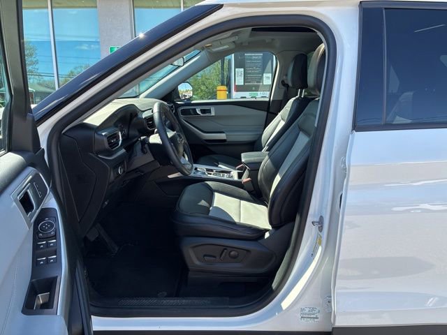 Certified 2023 Ford Explorer XLT w/ Equipment Group 202A AWD/4WD image 18