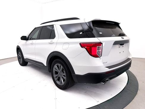 Used 2021 Ford Explorer XLT w/ Equipment Group 202A RWD image 16