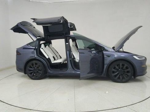 Used 2022 Tesla Model X image 70