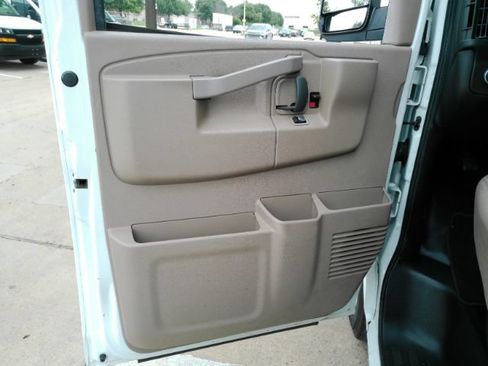 Used 2020 Chevrolet Express 2500 w/ Driver Convenience Package RWD image 16