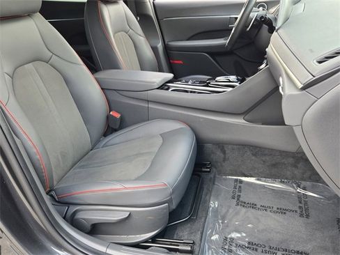Used 2023 Hyundai Sonata SEL Plus w/ Cargo Package image 17