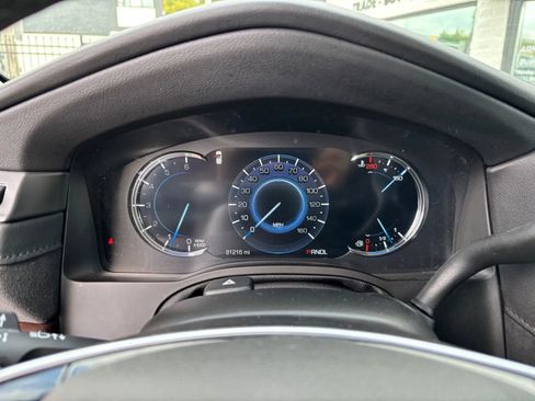 Used 2019 Cadillac Escalade Premium Luxury image 26