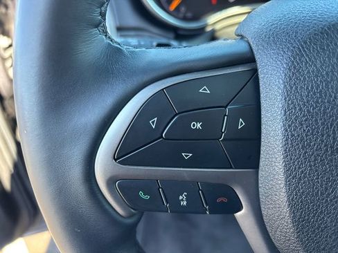 Used 2018 Jeep Grand Cherokee Limited image 20