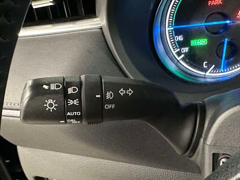 Used 2024 Toyota Venza XLE AWD/4WD image 33