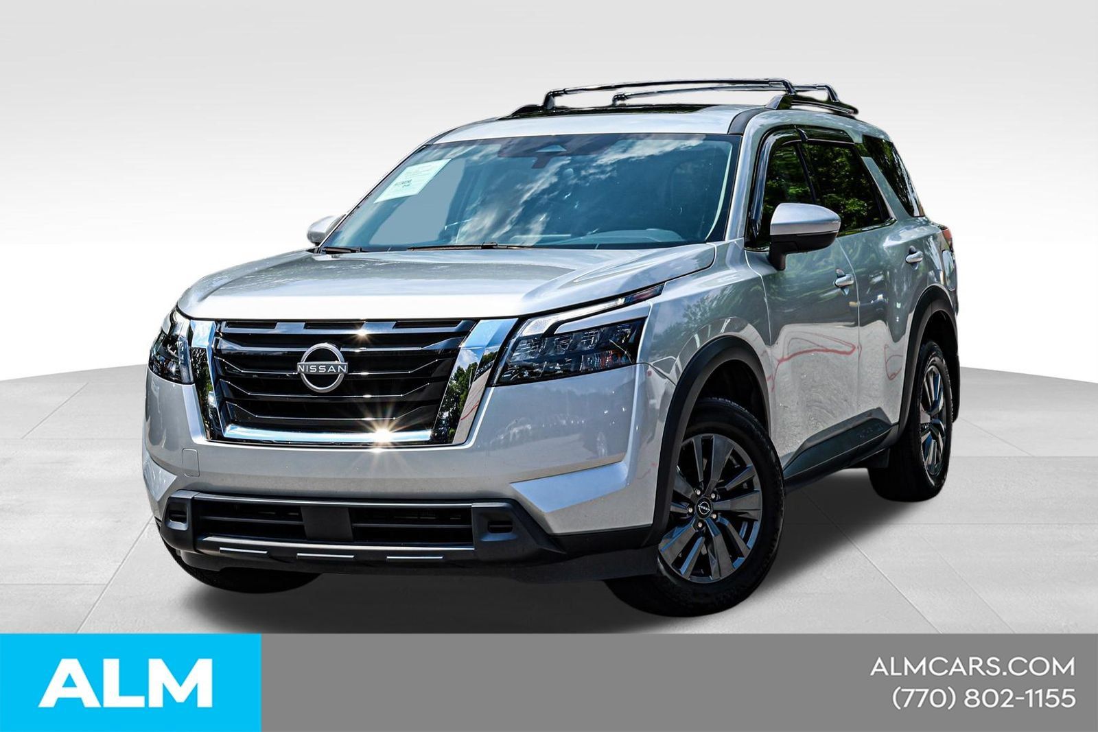 Used 2024 Nissan Pathfinder SV w/ SV Premium Package FWD image 1