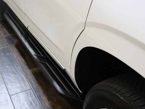 Used 2023 GMC Yukon Denali AWD/4WD image 30