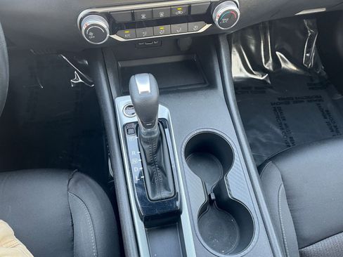 Used 2025 Nissan Altima 2.5 SV image 41