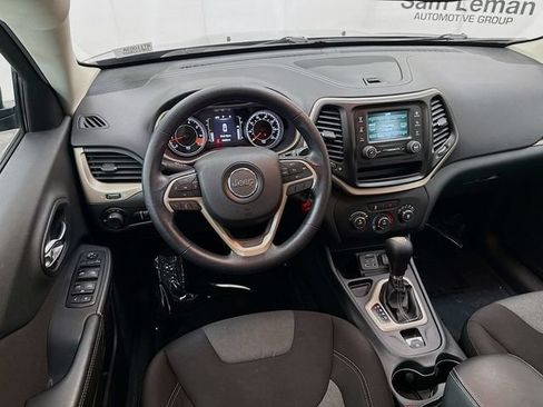 Used 2015 Jeep Cherokee Sport FWD image 20