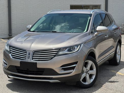 Used 2018 Lincoln MKC Premiere FWD image 2