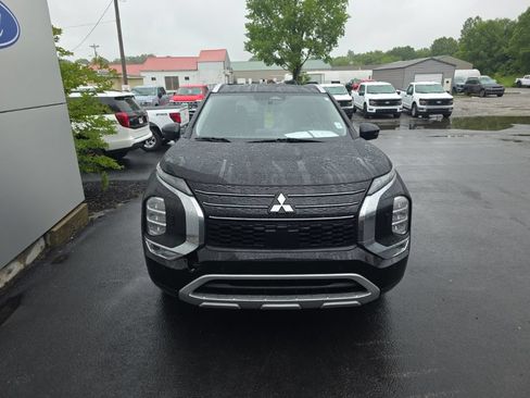 Used 2023 Mitsubishi Outlander SEL Black Edition AWD/4WD image 3