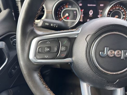 Used 2022 Jeep Gladiator Overland image 13