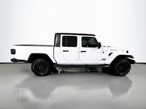 Used 2021 Jeep Gladiator Sport AWD/4WD image 8