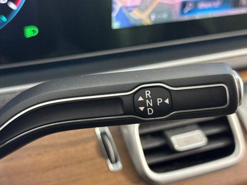 Used 2021 Mercedes-Benz GLS 450 4MATIC image 16