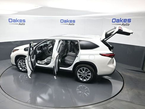 Used 2021 Toyota Highlander Limited image 62