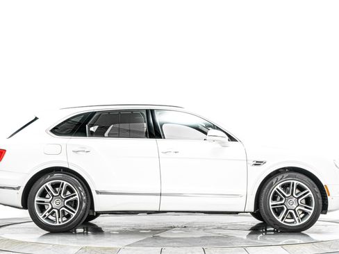 Used 2018 Bentley Bentayga Activity AWD/4WD image 44