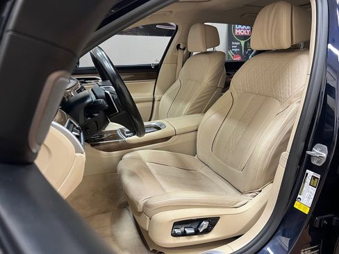 Used 2018 BMW 740i image 37