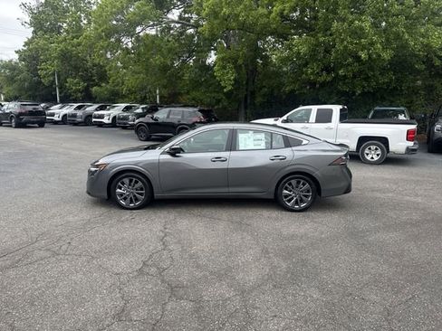 New 2026 Nissan Sentra SL FWD image 8