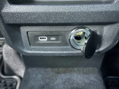 Used 2023 Volkswagen Tiguan SEL R-Line image 24