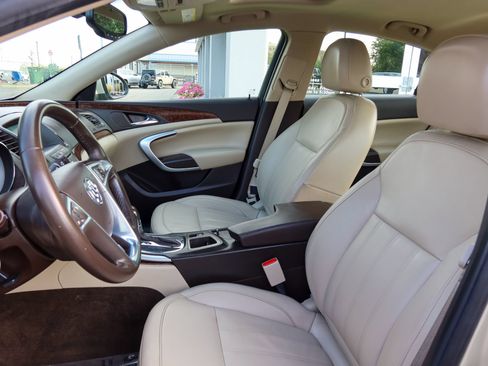 Used 2013 Buick Regal Premium FWD image 16