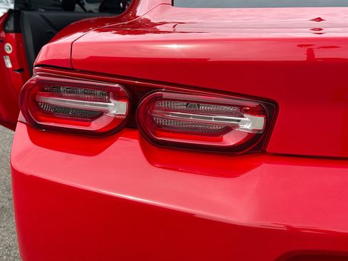 Used 2022 Chevrolet Camaro LT image 10