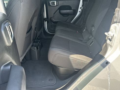 Used 2022 Jeep Gladiator Sport AWD/4WD image 21