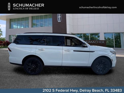 New 2026 Lincoln Navigator Reserve w/ Jet Appearance Package AWD/4WD image 8