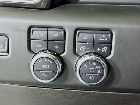 Used 2024 GMC Sierra 1500 Denali w/ Technology Package AWD/4WD image 20