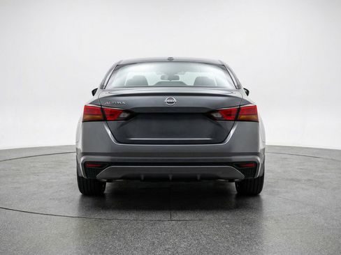 Used 2025 Nissan Altima 2.5 SV image 7