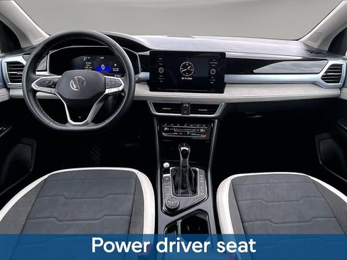 Used 2025 Volkswagen Taos SE AWD/4WD image 10