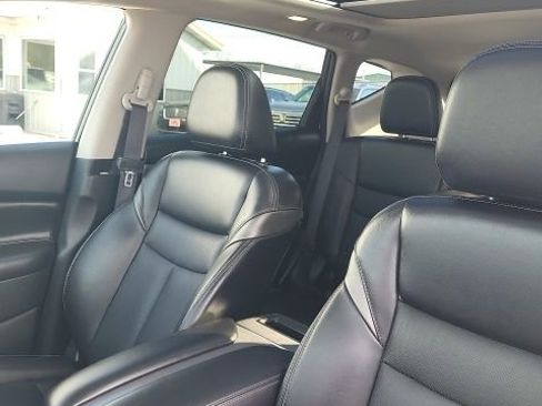 Used 2021 Nissan Murano SL image 2