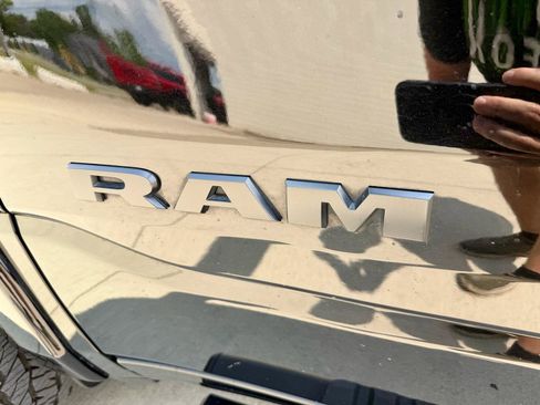 Used 2022 RAM 1500 Laramie AWD/4WD image 11